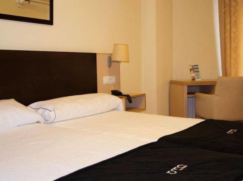 Hotel Room Hotel 2*